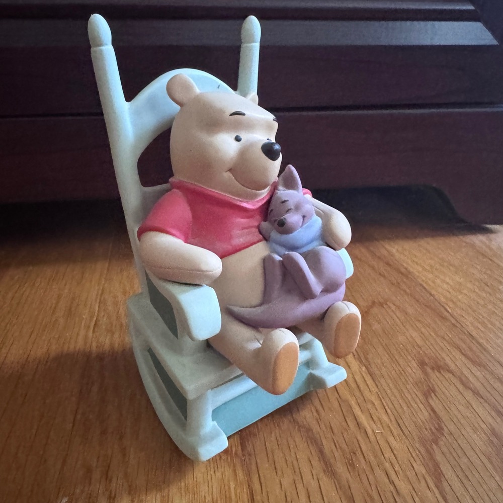 Pooh & Friends Sweet Dreams Little One Pooh Piglet Figurine